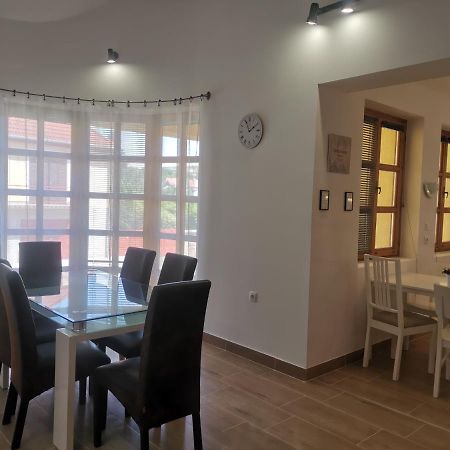 Hella Vendeghaz Hotel Егер Екстериор снимка
